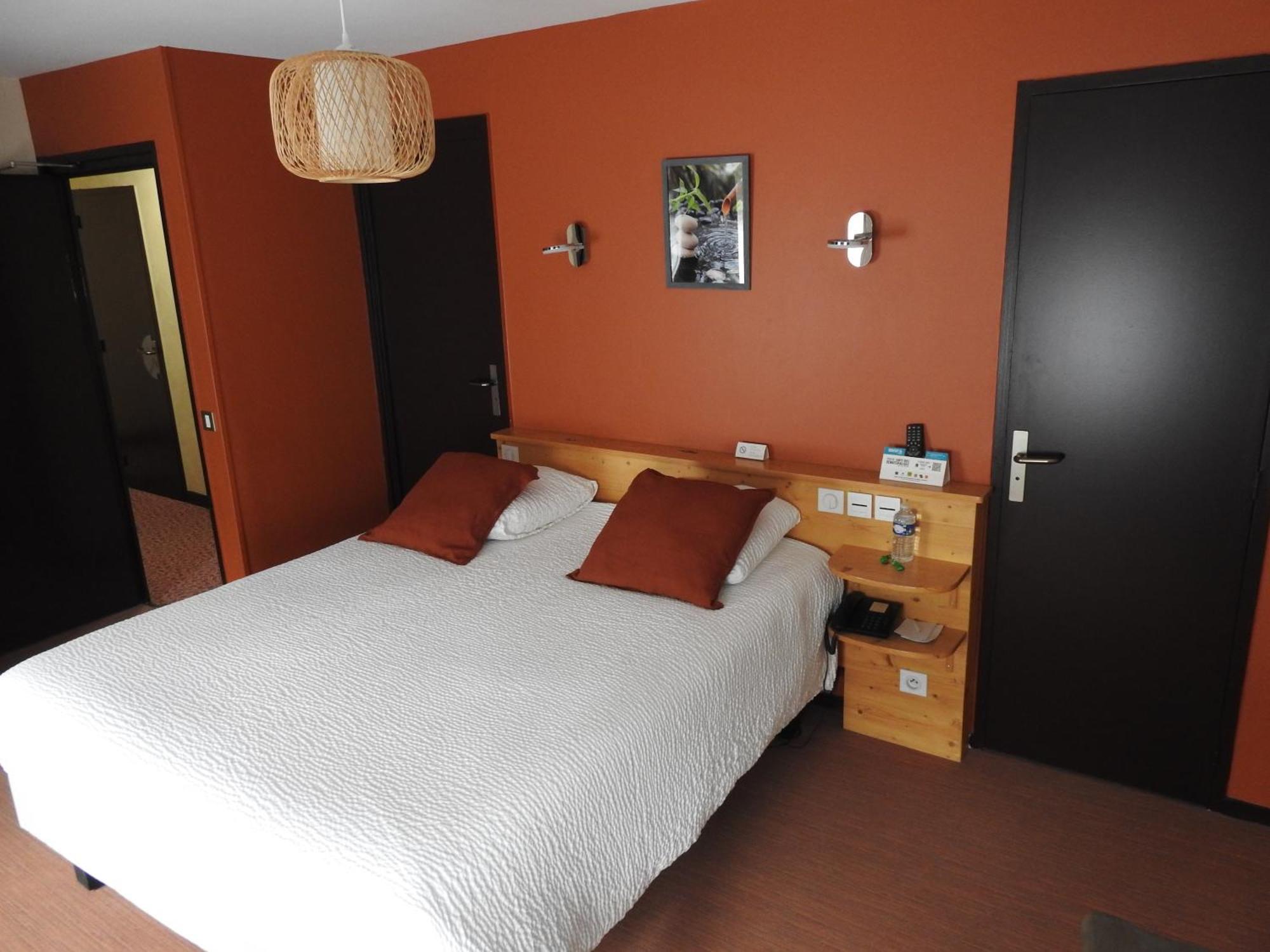 Le Barriol Hotel Saint-Julien-Chapteuil Exterior photo